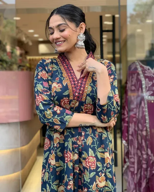 Women_Beautiful_Cotton_Flower_Printed_Neckline_Worked_Blue_Kurta_And_Pant_W_More