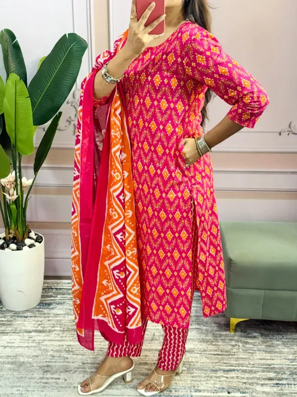 Women_Trendy_Rich_Cotton_Floral_Printed_Pink_Kurta_And_Pant_With_Dupatta