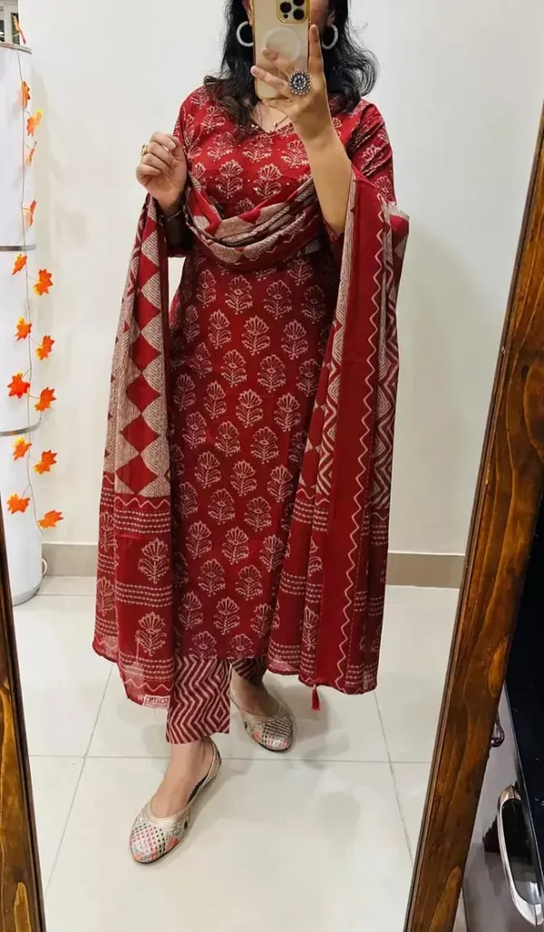 Women_Jaipuri_Trendy_Flower_Printed_And_Sequince_Worked_Cotton_Red_Kurta_Wi