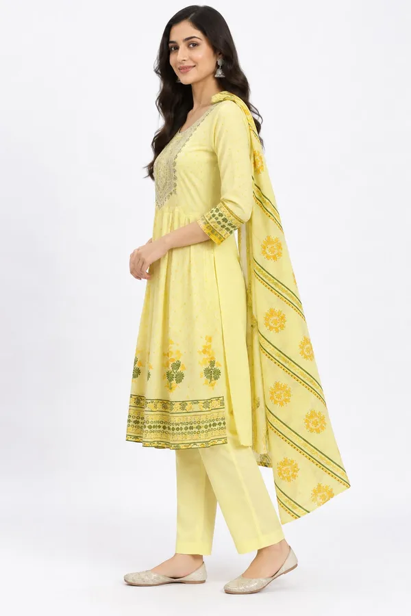 Light_Yellow_Cotton_Floral_Border_Embroidered_Suit_Set_For_Women