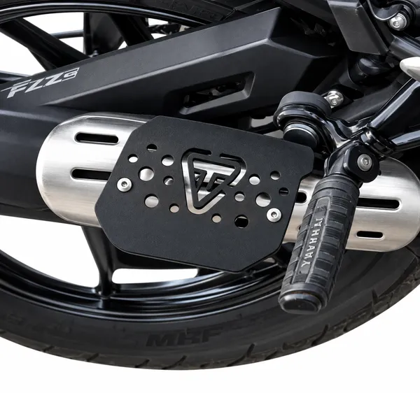 Triumph_400x_Pillion_Footrest_Set