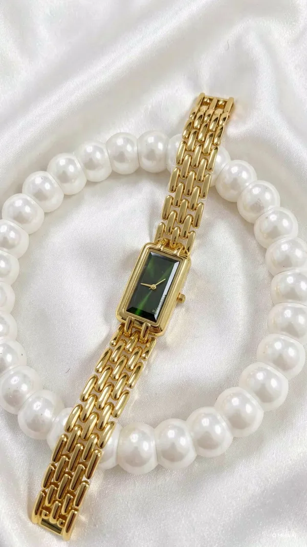 Vintage_Watch_Green