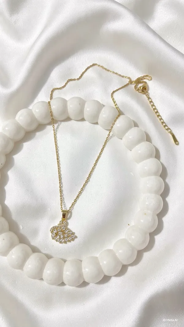 Swan_Pendent_White