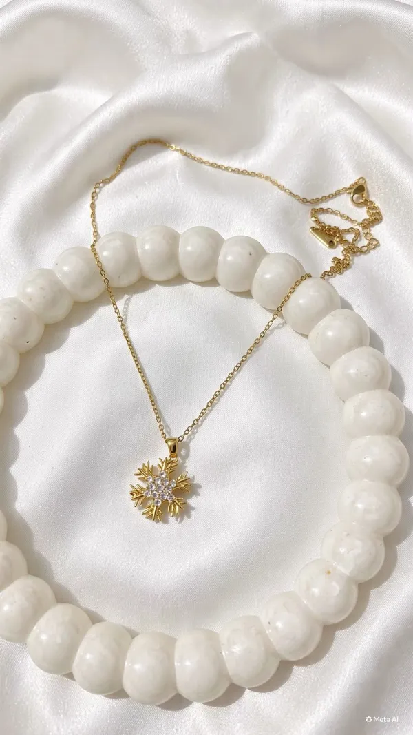 Snow_Pendent_White