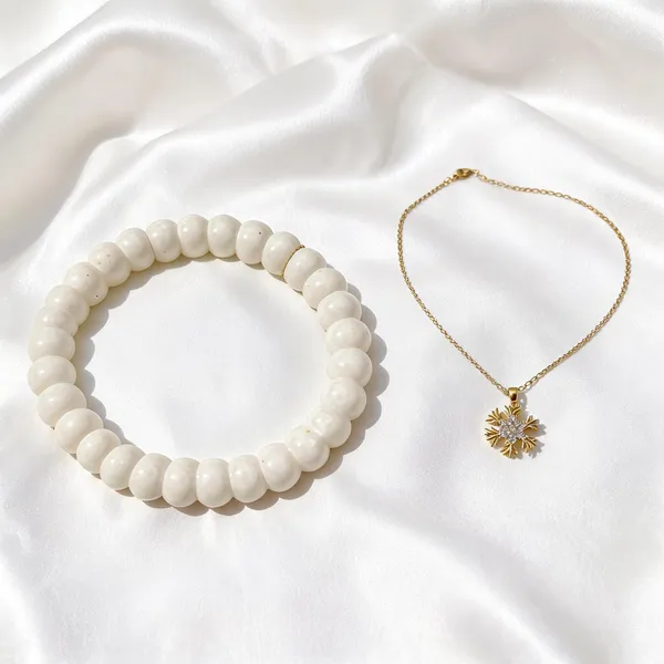 Snow_Pendent_White