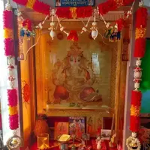 Temple_Toran_With_Hangings