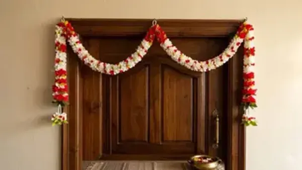 Premium_Adjustable_Lenght_Floral_Toran_3_To_4_Feet_Adjustable_Lenght_With_2_Hangings_1_5feet