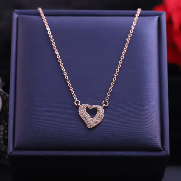 Rose_Gold_Heart_Pendant_Necklace