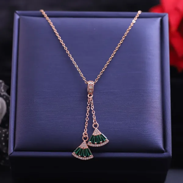 Rose_Gold_Green_Fan_Pendant_Necklace