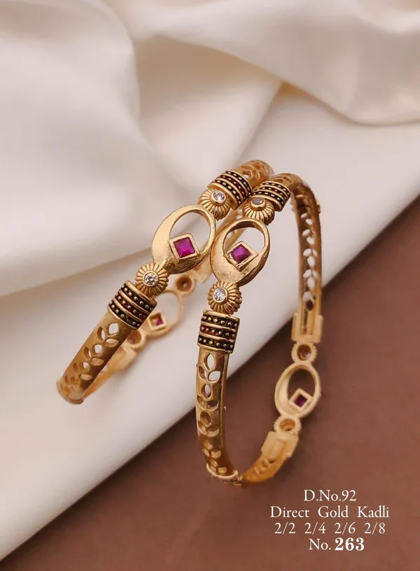 Gold-Tone_Traditional_Embellished_Bangles_for_Women