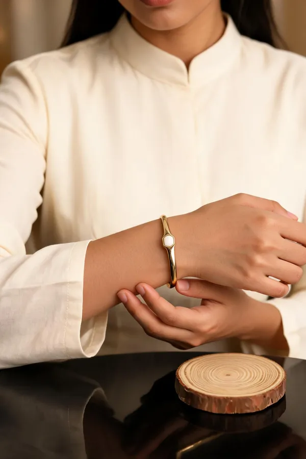 Gold_Tone_Oval_Stone_Bangle_for_Women