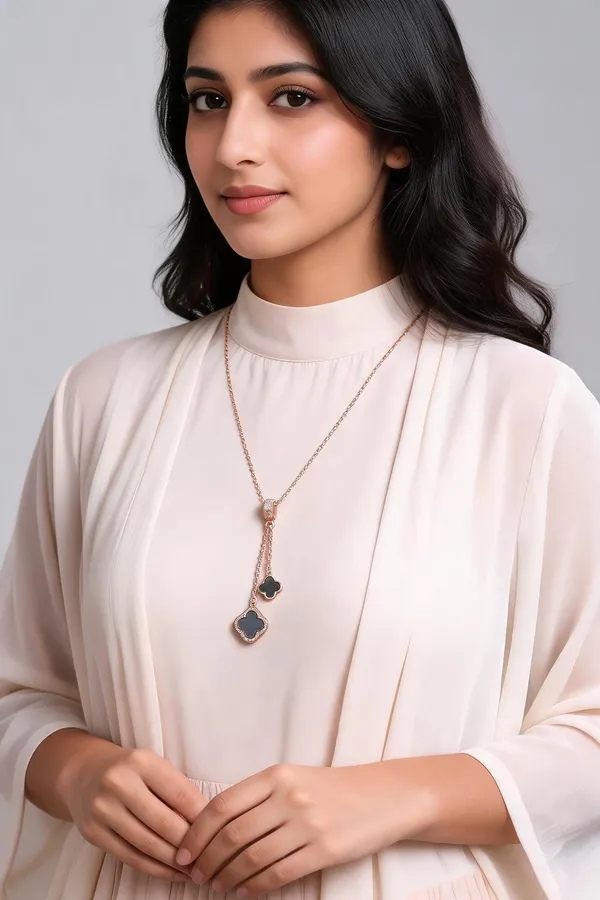 Rose_Gold_Clover_Pendant_Necklace_for_Women
