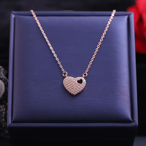 Rose_Gold_Rhinestone_Heart_Pendant_Necklace_for_Women