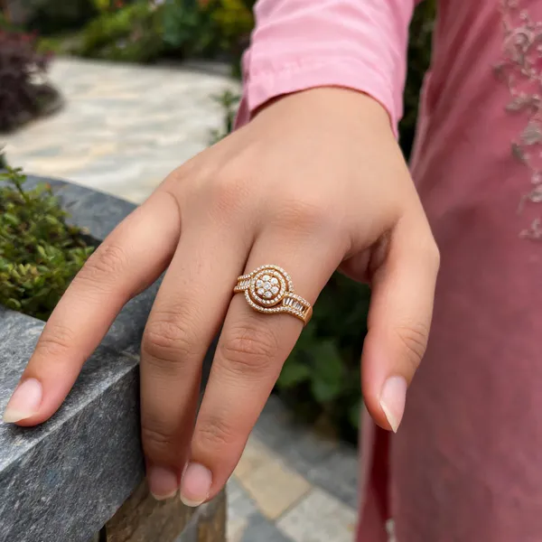 Gold-Tone_Round_Halo_Crystal_Ring_for_Women