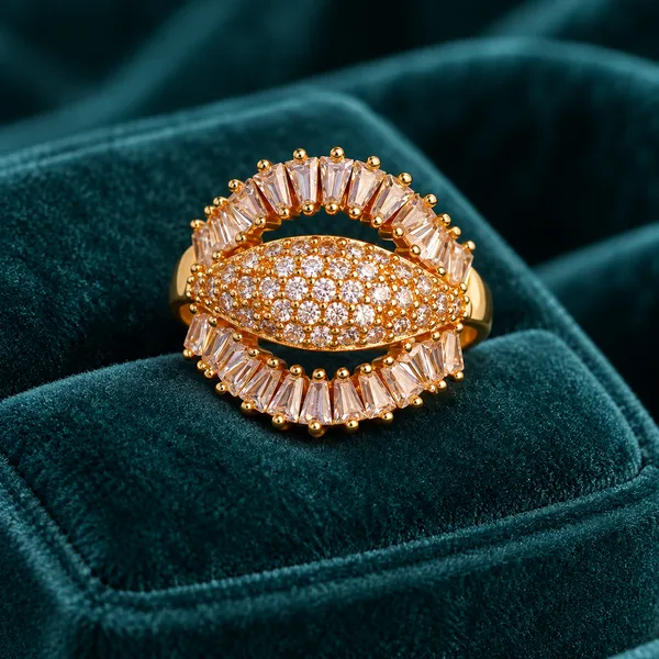Floral_Anti_Tarnish_Cluster_Crystal_Statement_Ring_for_Women
