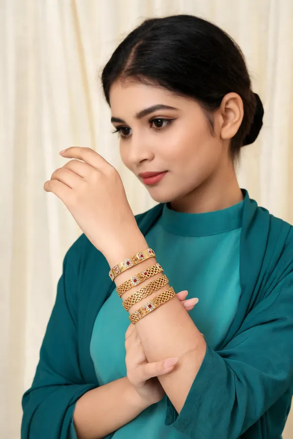 Gold_Filigree_Kadli_Bangles_Set_for_Women_Set_Of_4