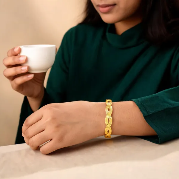 Gold_Tone_Wavy_Cuff_Bracelet_for_Women