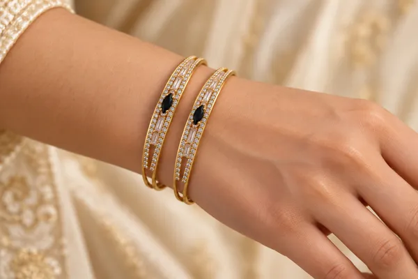 Gold_Tone_Stone_Studded_Bangles_for_Women