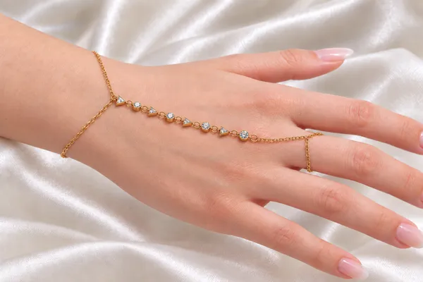Gold-Tone_Delicate_Hand_Chain_Bracelet_for_Women