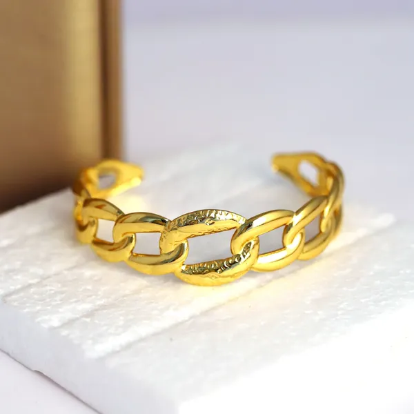 Gold-Tone_Metal_Chain_Link_Bracelet_for_Women
