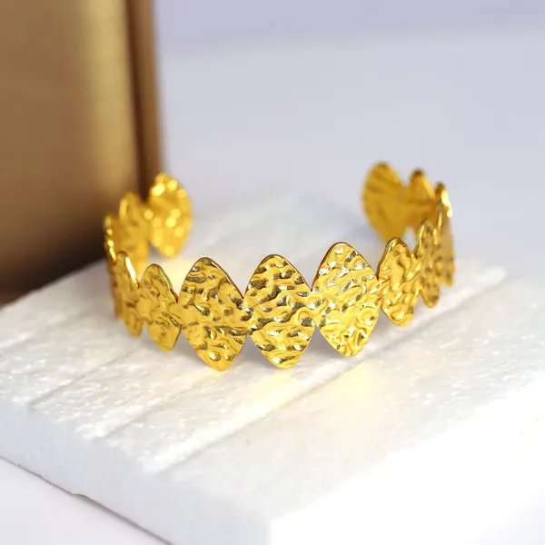 Gold-Tone_Textured_Bangle_for_Women