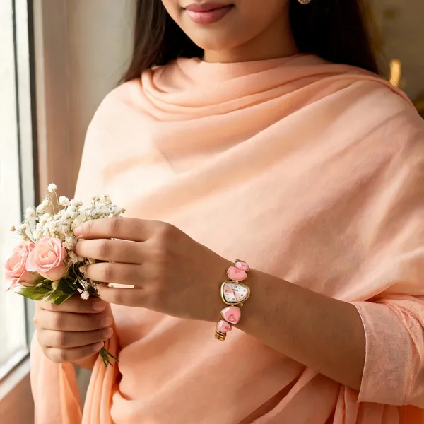 Gold_Tone_Heart_Design_Analog_Watch_for_Women