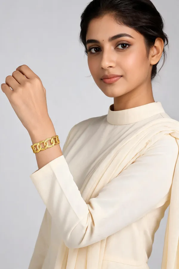 Gold_Tone_Link_Design_Bracelet_for_Women