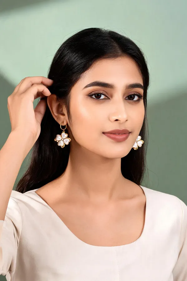Gold_Tone_Pearl_Flower_Hoop_Earrings_for_Women