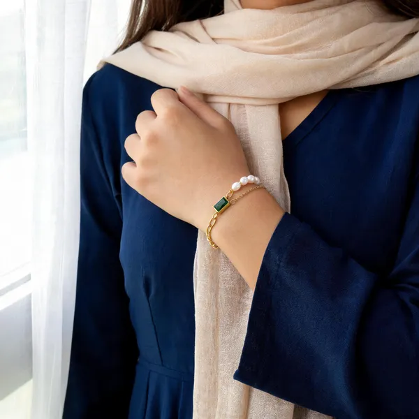 Gold_Tone_Pearl_And_Green_Stone_Bracelet_For_Women