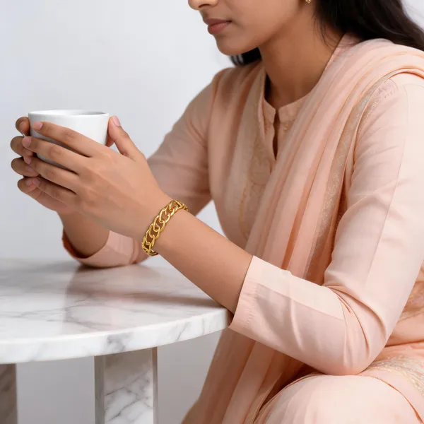 Gold_Tone_Link_Design_Bangle_for_Women