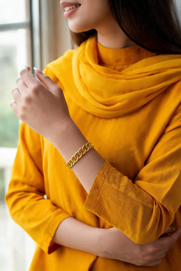 Gold_Tone_Link_Design_Bangle_for_Women
