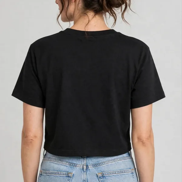 Pineberry_A_Lady_Crop_Top