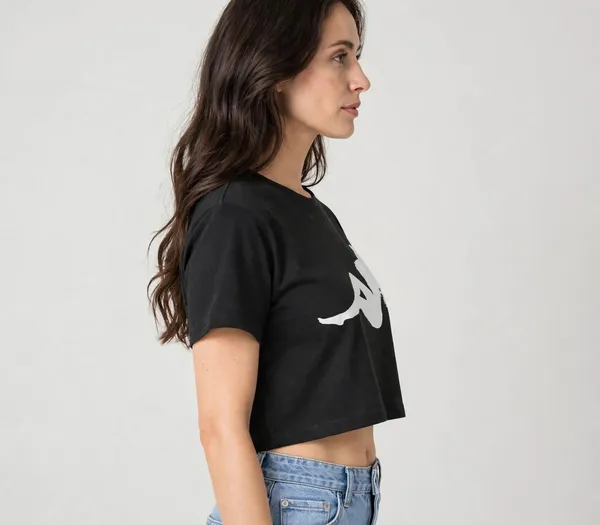 Pineberry_A_Lady_Crop_Top