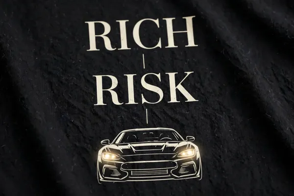 Pineberry_Rich-Risk_Oversized_Tee