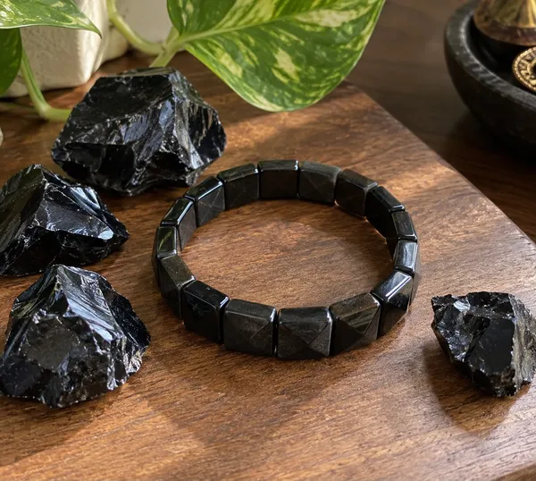 Natural_Black_Obsidian_Pyramid_Cut_Beaded_Stretch_Bracelet_Protection_Grounding_Emotional_Healing_Crystal_Wristband