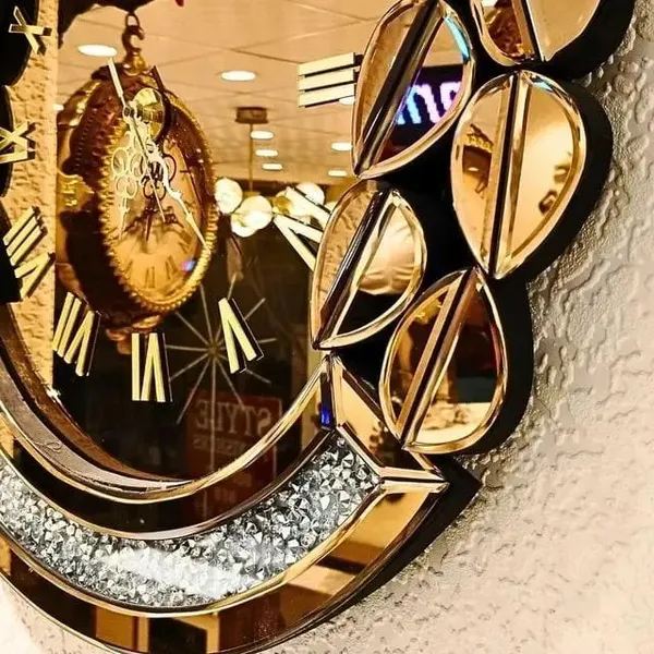 Leaf_Style_With_Diamond_Crystal_Wall_Mirror_Clock