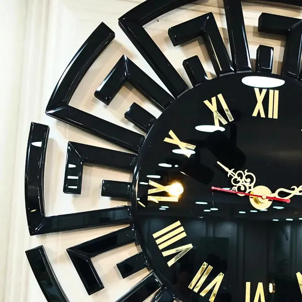 Unique_Gucci_Mirror_Wall_Clock_With_Black
