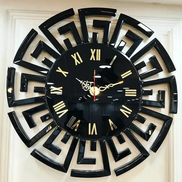 Unique_Gucci_Mirror_Wall_Clock_With_Black