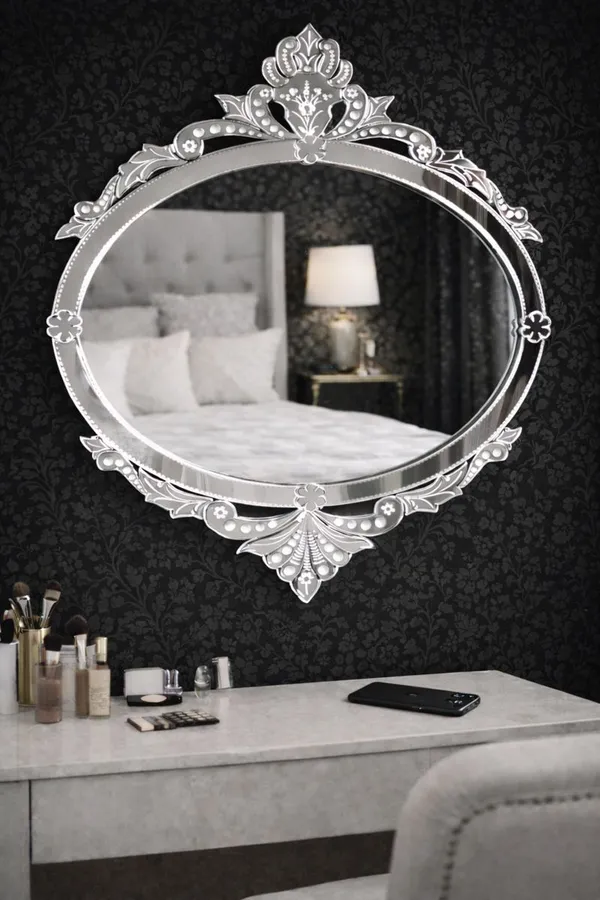 Handmade_Silver_Glass_Oval_Venetian_Mirror_With_Etched_Design