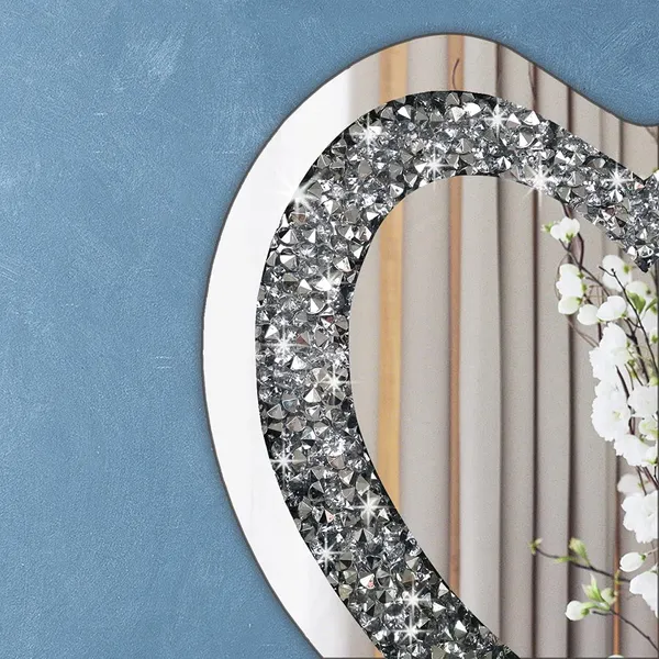 Sparkling_Diamond_Crystal_Heart_Design_Wall_Mirror