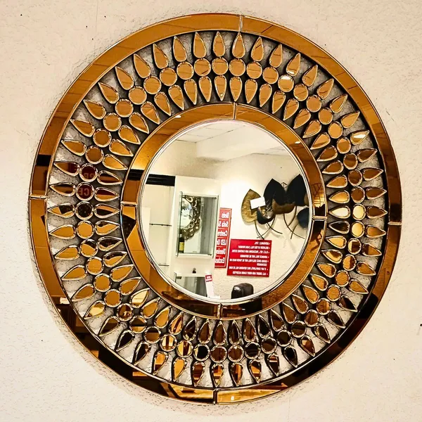 Modern_Unique_Decorative_Round_Shape_Wall_Mirror