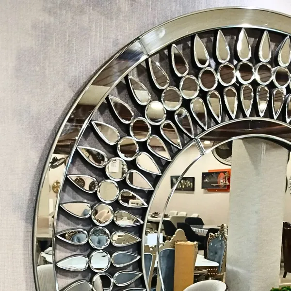 Beautiful_Round_Wall_Mirror_New_Design