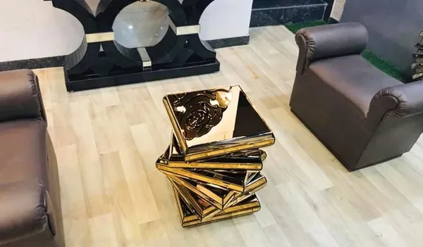 Mirrored_Side_Table