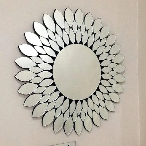 Leaf_Petal_Elegance_Mirror