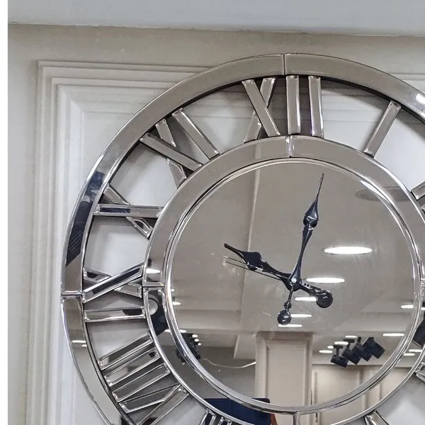 Decorative_Mirror_Wall_Clocks_To_Enrich_Your_Home