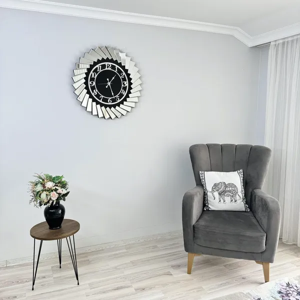 Up_Tringle_Design_Silver_Mirror_Wall_Clock