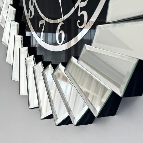 Up_Tringle_Design_Silver_Mirror_Wall_Clock