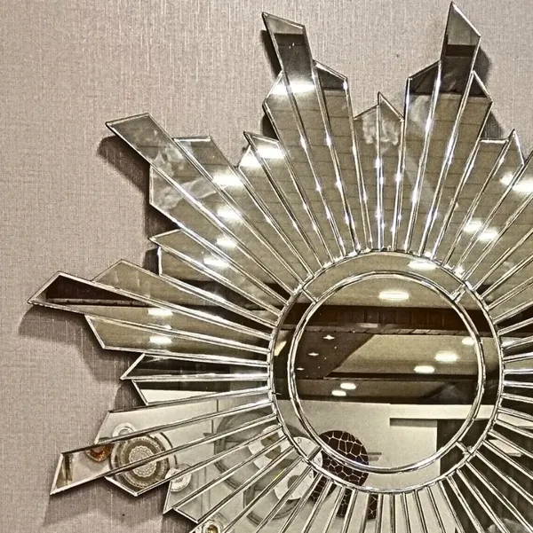 Sunbrust_Wall_Mirror_Full_Finshed_Round_Shape