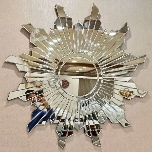 Sunbrust_Wall_Mirror_Full_Finshed_Round_Shape