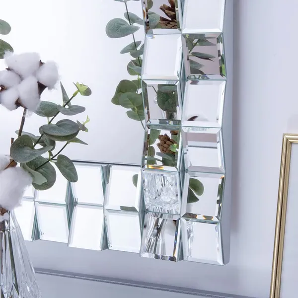 Sleek_Stylish_3d_Venetian_Mirror_A_Statement_Piece_36x24